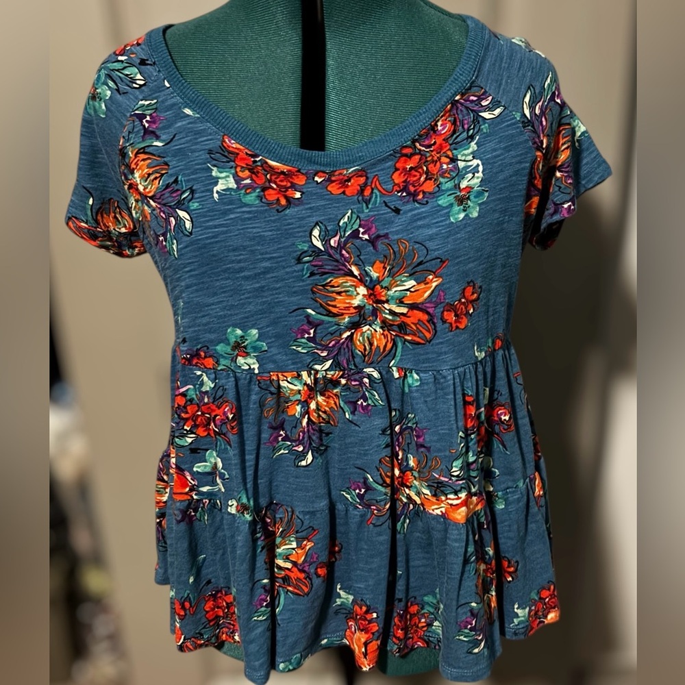 Torrid Blue Floral Short Sleeve‎ Top